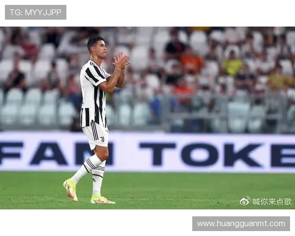 C罗家冰箱里塞满蛋白粉，邻居说半夜三点还听见他在练腹肌