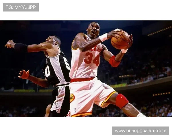 卡里姆·阿布杜尔-贾巴尔内线勾手效率领先奥拉朱旺显著提升得分稳定性