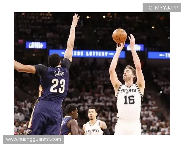 扎伊恩突破拉开空间效率提升，比肩内线标杆影响战术核心