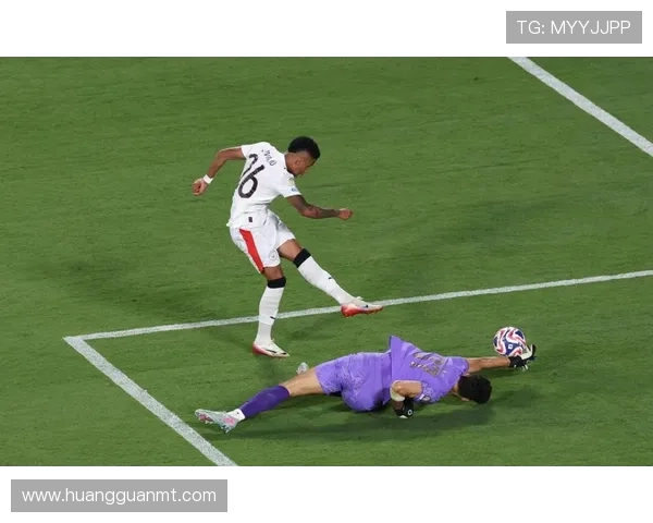 人墙规则：防守方排人墙时必须退足9.15米，否则裁判可重罚任意球