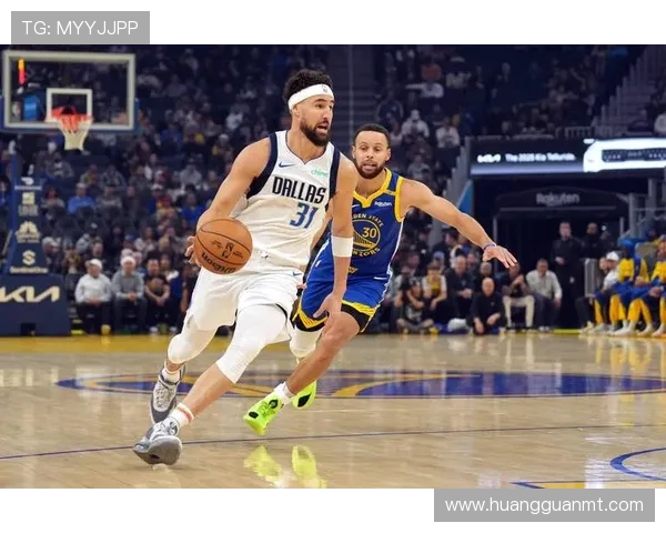 库里三分突破助勇士拉开比分 差异显著提升进攻效率