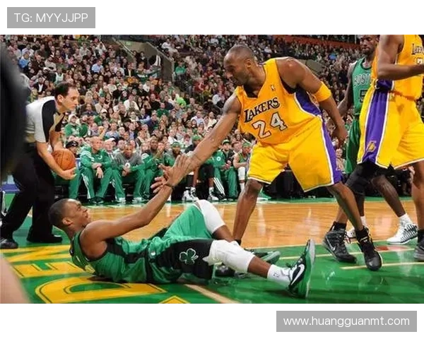 拉简·隆多利用挡拆组织串联球队，关键回合助攻显著提升进攻效率