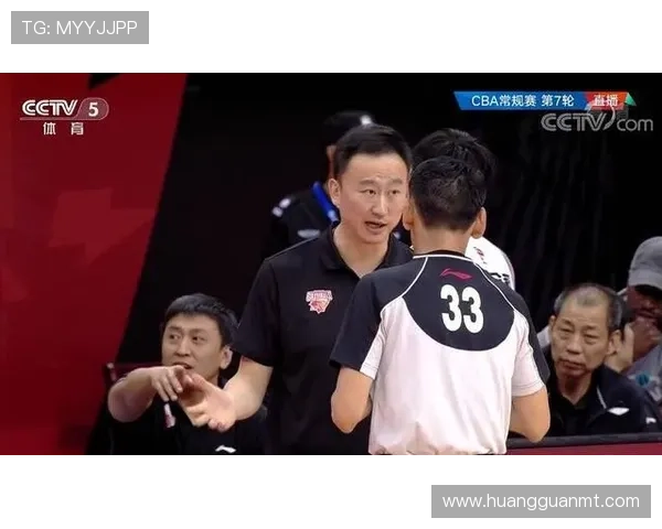 空中对抗判罚如何界定合理与犯规？
